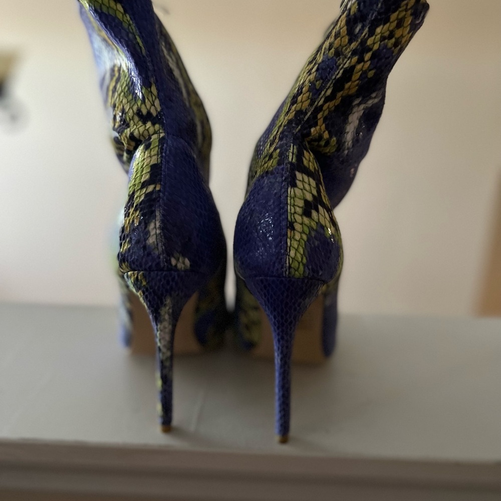 Mid-high heels - Picture 3 of 5